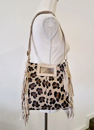 Carteira quadrada em pele bege com estampado de leopardo 🐆 e franjas Borse in Pelle, marca: Borse in Pelle, estado: Novo sem etiquetas, €39.50, €42.18 inclui Proteção do Comprador