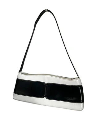 black Handbags, état: Très bon état, 4,00 €, 4,90 € Protection acheteurs (Pro) incluse