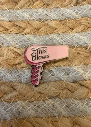 Pins sèche cheveux This Blows, état: Très bon état, 4,00 €, 4,90 € Protection acheteurs (Pro) incluse