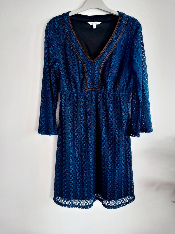 Robe ajourée bleue et noire