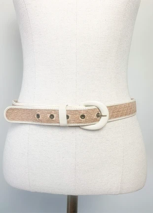 Ceinture vintage bi matière raphia et simili cuir blanc #ceintures #vintage, marke: Vintage, zustand: Sehr gut, größe: 75, 12,00 €, 13,30 € beinhaltet Vinted-Käuferschutz Pro