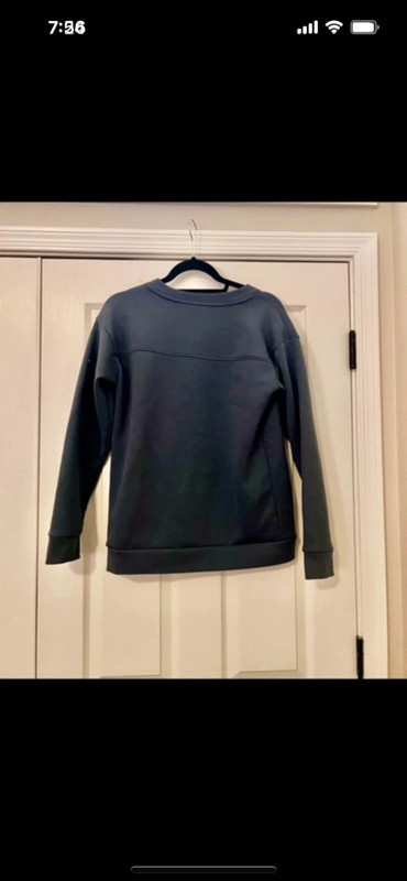 Size small Mondetta sweater 4