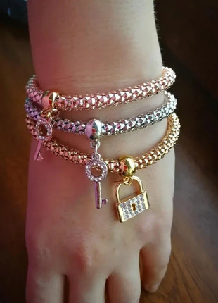 3 Bracelets extensibles, brand: ET, condizioni: Nuovo senza cartellino, €6.49, €7.51 include la Protezione acquisti