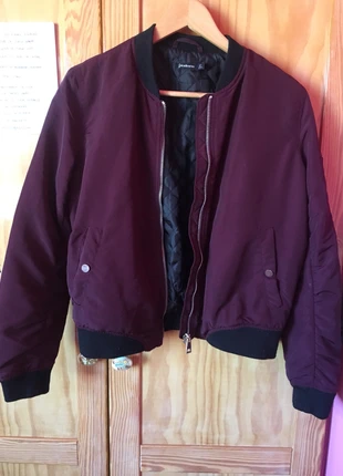 Cazadora bomber granate, marke: Stradivarius, zustand: Sehr gut, größe: L / 40 / 12, 12,50 €, 13,83 € inklusive Vinted-Käuferschutz