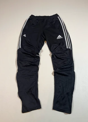 Jogging Adidas noir et blanc Taille S, merk: adidas, staat: Heel goed, maat: S, € 10,00, € 11,20 inclusief Kopersbescherming Pro