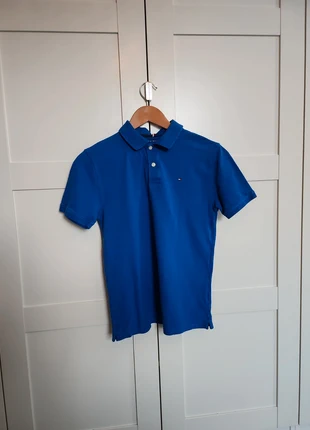 Polo Tommy Hilfiger, merk: Tommy Hilfiger, staat: Heel goed, maat: 16 jaar / 176 cm, € 4,50, € 5,43 inclusief Kopersbescherming