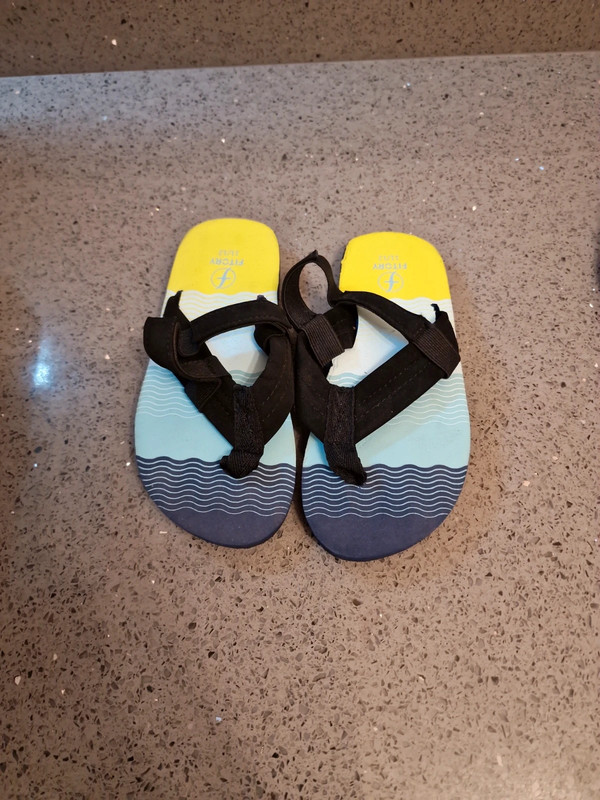 Boys flip clearance flops size 12