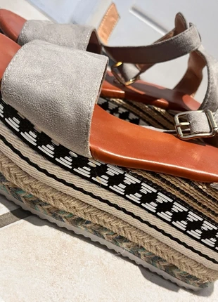 Chaussure plateforme, état: Très bon état, taille: 36, 3,00 €, 3,85 € Protection acheteurs incluse