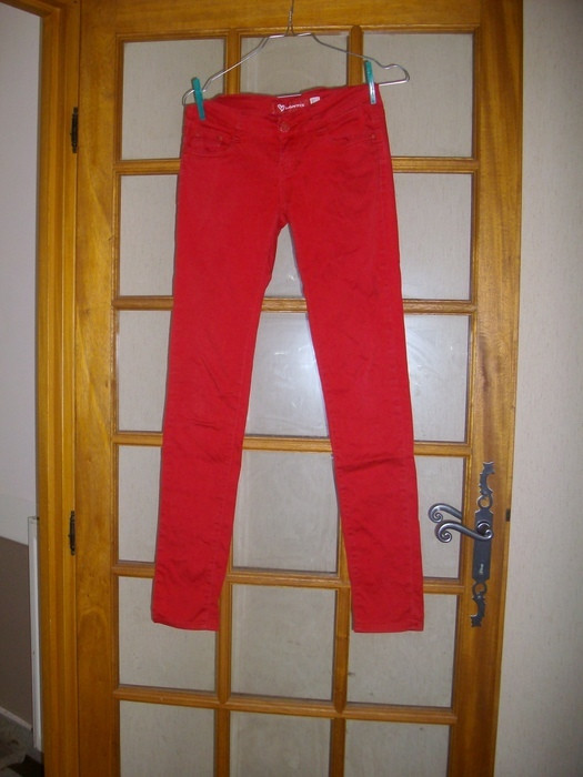 Jeans rouge très léger