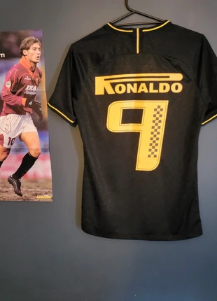 Ronaldo 9  Football Shirt Inter Milan Medium, brand: Nike, condition: Very good, size: M, £100.00, £105.70 includes Buyer Protection