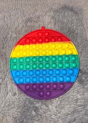 Pop it regenboog, marque: POP IT, état: Très bon état, taille: Taille unique, 1,00 €, 1,75 € Protection acheteurs incluse