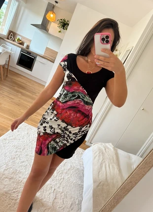 Robe noire extensible multicolore rose 🌸, marque: y2k, état: Très bon état, taille: M / 38 / 10, 12,00 €, 13,30 € Protection acheteurs incluse