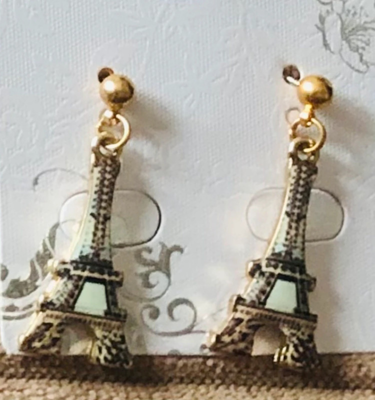 Boucles d’oreilles Tour Eiffel neuves