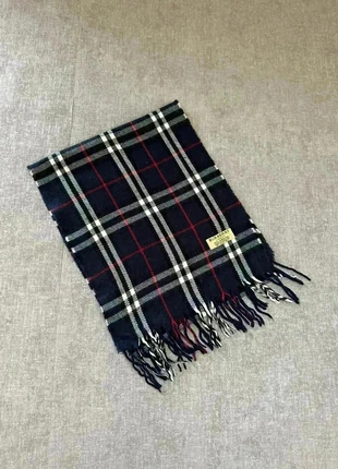 Écharpe Burberry bleu marine, marke: Burberry, zustand: Sehr gut, 45,00 €, 47,95 € beinhaltet Vinted-Käuferschutz Pro