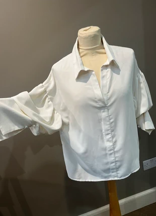 Kate Cooper Cream Statement Sleeve Blouse – Size UK 12, brand: kate cooper, condition: Very good, size: L / 40 / 12, €6.00, €7.00 includes Buyer Protection