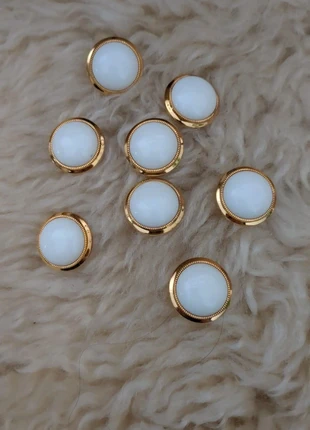 Lot de 8 boutons a pieds en parfait état vintage doré et blanc, marca: Vintage, estado: Muito bom, €3.00, €3.85 inclui Proteção do Comprador