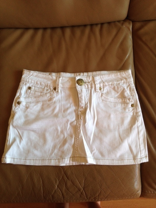 Mini-jupe en jean blanche 2