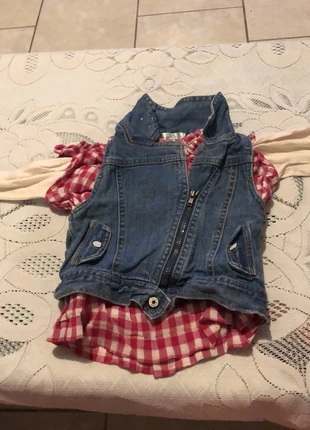 Ensemble fille veste en jeans sans manches, merk: Kitchoun, staat: Heel goed, maat: 12-18 maanden / 80 cm, € 3,00, € 3,85 inclusief Kopersbescherming