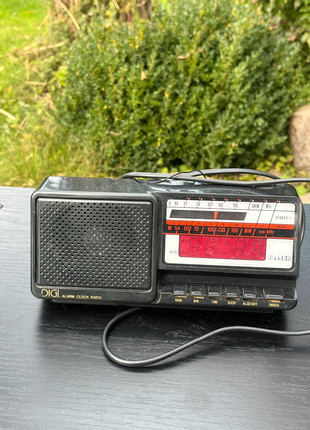 Obrázek k inzerátu: radio digi alarm clock radio Levis model 1072