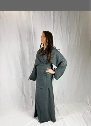 Ensemble kimono jupe gris, staat: Nieuw zonder prijskaartje, maat: Universele maat, € 15,00, € 16,45 inclusief Kopersbescherming Pro