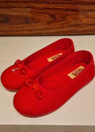 Sapatos sabrinas vermelhas, marca: VULCA BICHA, estado: Novo com etiquetas, tamanho: 27, €10.00, €11.20 inclui Proteção do Comprador