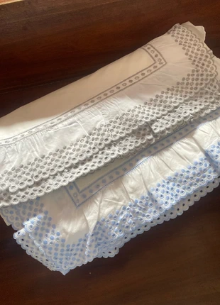 Dois lençóis de cima com folho, estado: Muito bom, tamanho: Casal (135–140 cm x 190–200 cm), €5.00, €5.95 inclui Proteção do Comprador