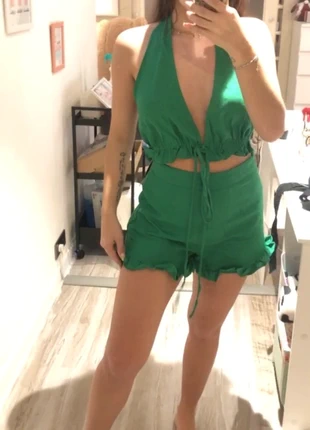 Short vert à volants, marque: Shein, état: Neuf avec étiquette, taille: M / 38 / 10, 3,00 €, 3,85 € Protection acheteurs incluse