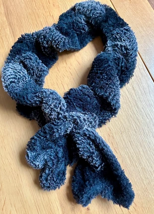 Magnifique écharpe imitation fourrure, marque: Vintage Dressing, état: Neuf sans étiquette, 8,00 €, 9,10 € Protection acheteurs incluse