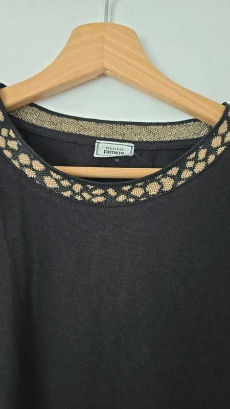 Tee shirt noir et doré - photo numéro 3
