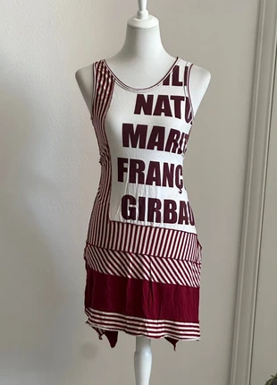 Robe midi asymétrique rayée collector à inscriptions Marithé et François Grimaud y2k, merk: Marithé + François Girbaud, staat: Heel goed, maat: L / 40 / 12, € 149,90, € 158,10 inclusief Kopersbescherming Pro