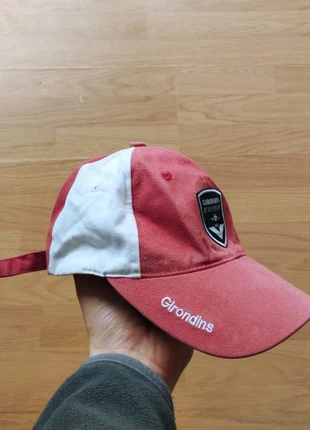 Casquette vintage girondins de bordeaux rouge et blanche, brand: Girondins De Bordeaux, condizioni: Ottime, taglia: Taglia unica, €8.00, €9.10 include la Protezione acquisti