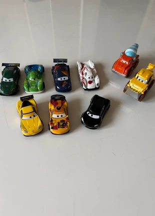 Lot 9 voitures Cars Disney Pixar – World Grand Prix & Toons, merk: Disney × Pixar, staat: Goed, maat: Prematuur, tot 44 cm, € 7,00, € 8,05 inclusief Kopersbescherming