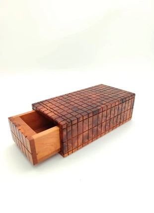 Boite secrète en bois de thuya (ouverture dissimulée), marque: Fabrication Artisanale, état: Très bon état, 65,00 €, 68,95 € Protection acheteurs (Pro) incluse