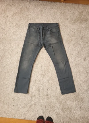 Jeans Levi's gris/bleu delavé taille W31 L32 en très bon état, marca: Levi's, estado: Muy bueno, tamaño: W31 | ES 41, 29,00 €, 31,15 € Protección al comprador incluida