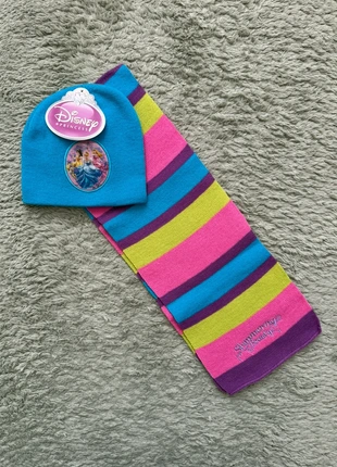 Disney princess set scarf+beanie - new with tag, marke: Disney, zustand: Neu, mit Etikett, 5,00 €, 5,95 € inklusive Vinted-Käuferschutz