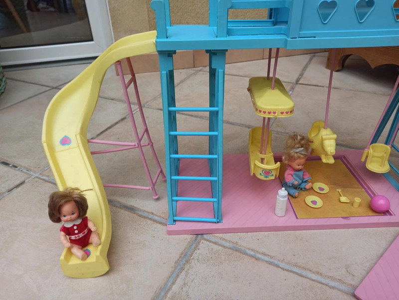 Barbie : Famille Doucœur : jeux des bébés - Barbie