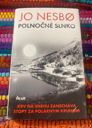 Obrázek k inzerátu: Polnočné slnko Krv na snehu zanecháva stopy za polárnym kruhom  Jo Nesbo