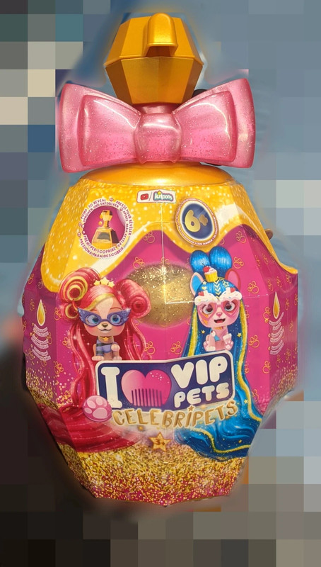 VIP Pets Celebripets - Includes 1 VIP Pets Doll and 10 Surprises! 