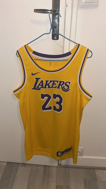 Maillot Lakers jaune et violet floqués leBron James - Vinted