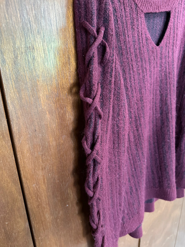 Burgundy Sweater Size Medium 5