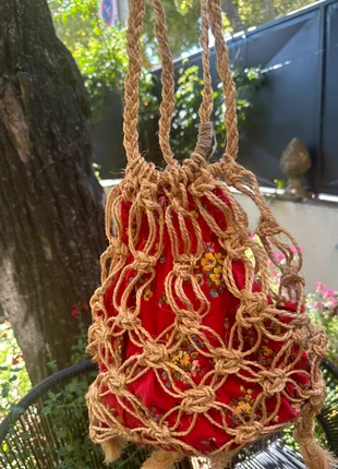 Sac bohème en macramé avec doublure fleurie ~bolsa -borsa, brand: Vintage, condizioni: Ottime, €15.00, €16.45 include la Protezione acquisti