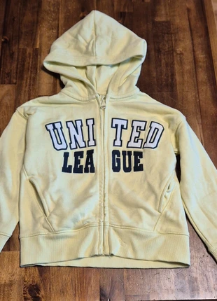 Gilet garçon, merk: Tape à l'œil, staat: Heel goed, maat: 6 jaar / 116 cm, € 3,00, € 3,85 inclusief Kopersbescherming