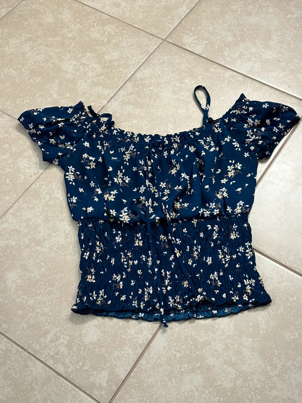 Papaya Floral Blue Top size Small 1