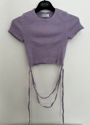 Maglia lilla con laccetti, marque: Bershka, état: Neuf sans étiquette, taille: M / 38 / 10, 6,00 €, 7,00 € Protection acheteurs incluse