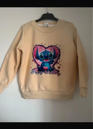 Sweat Stitch "Happy Birthday" - Taille 110 (5 ans), marque: Stitch, état: Neuf avec étiquette, taille: 5 ans / 110 cm, 12,00 €, 13,30 € Protection acheteurs incluse