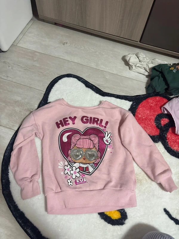 Pull rose lol surprise 4-5 ans