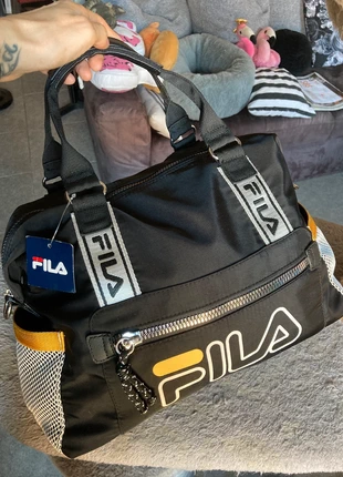 Fila borsa vintage con manici e tracolla, merk: FILA, staat: Nieuw met prijskaartje, € 25,00, € 26,95 inclusief Kopersbescherming