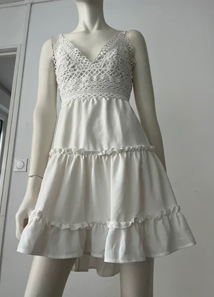 🌞💛 Robe bustier d’été avec papillon dans le dos, tissu léger et élégant, col V subtil, zustand: Sehr gut, größe: L / 40 / 12, 10,30 €, 11,52 € inklusive Vinted-Käuferschutz