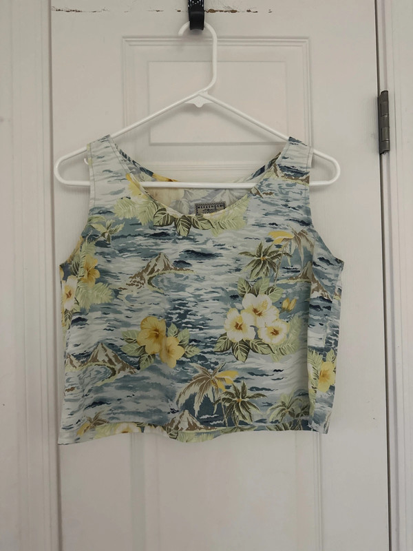 Crop Hawaiian sleeveless top