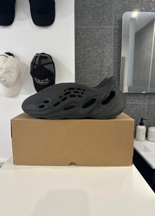 yeezy foam, marque: Yeezy, état: Très bon état, taille: 47, 115,00 €, 121,45 € Protection acheteurs incluse